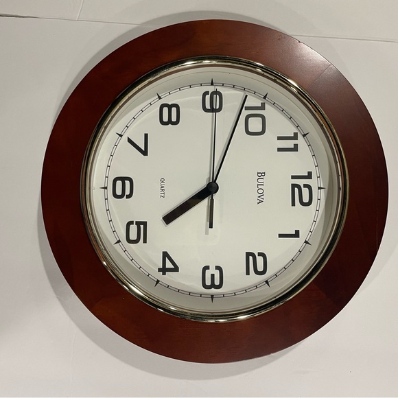 Vintage Bulova MCM style wall clock ๐ฐ๏ธ round battery powered - Picture 3 of 7